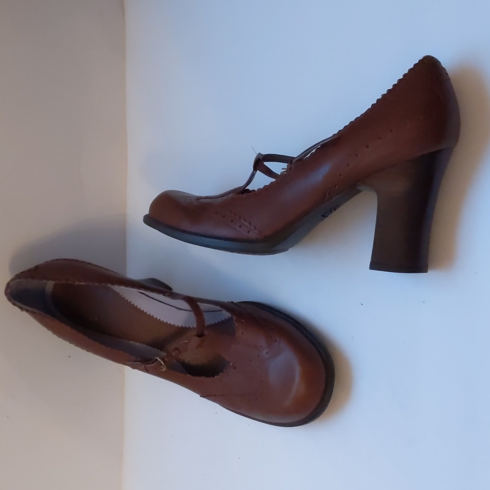 Indigo stacked-heel brown leather shoes-sz 9 1/2M